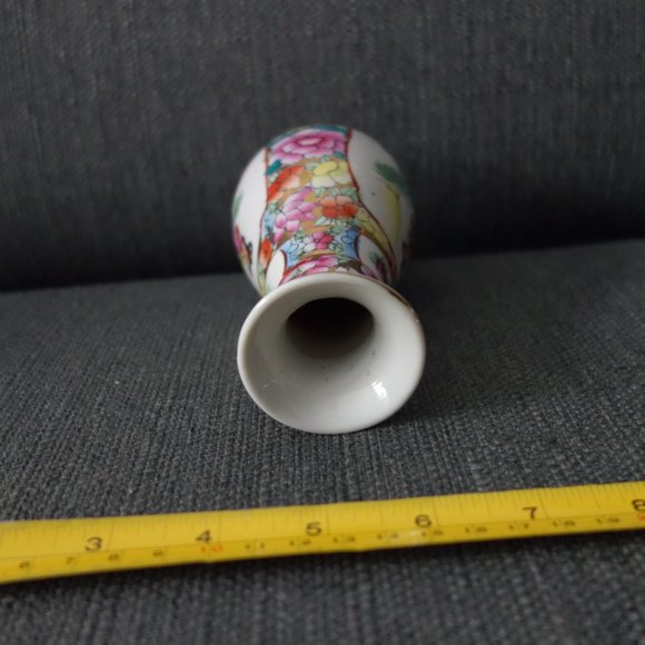 Small 6.5 Inch High Hourglass Shaped Ceramic Flower Vase - Picture 13 of 16